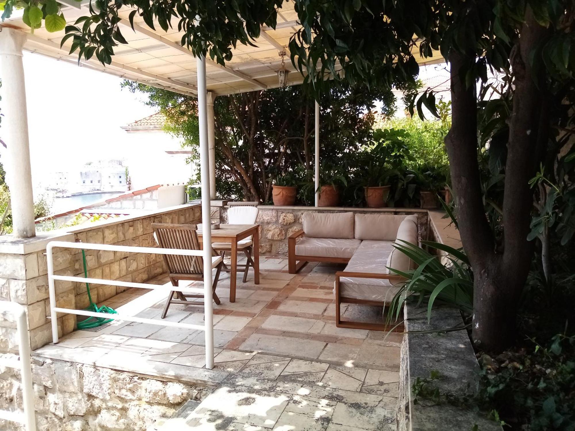Emi Dubrovnik
